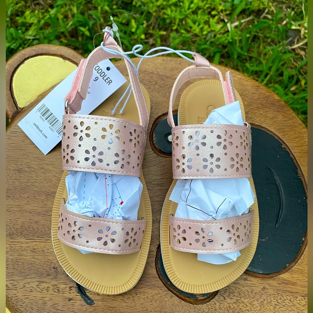 OshKosh B’gosh sandals shimmery light pink w/ flowers size 9 toddler girl - NWT